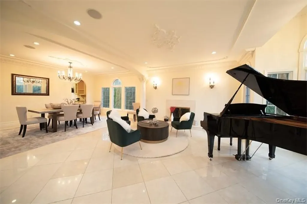 150 Crabapple Road Manhasset NY 11030
