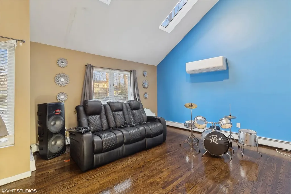 18 Sharon Drive Coram NY 11727