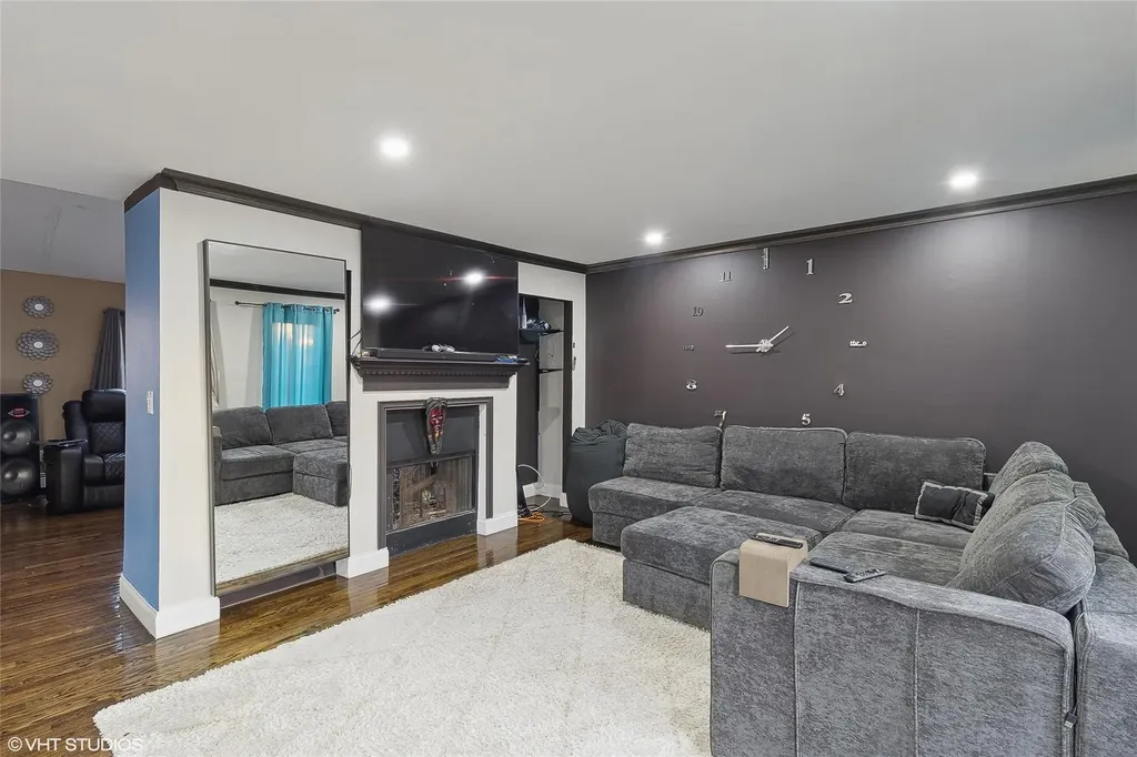 18 Sharon Drive Coram NY 11727