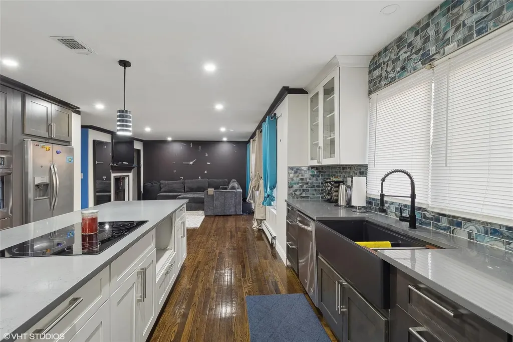 18 Sharon Drive Coram NY 11727