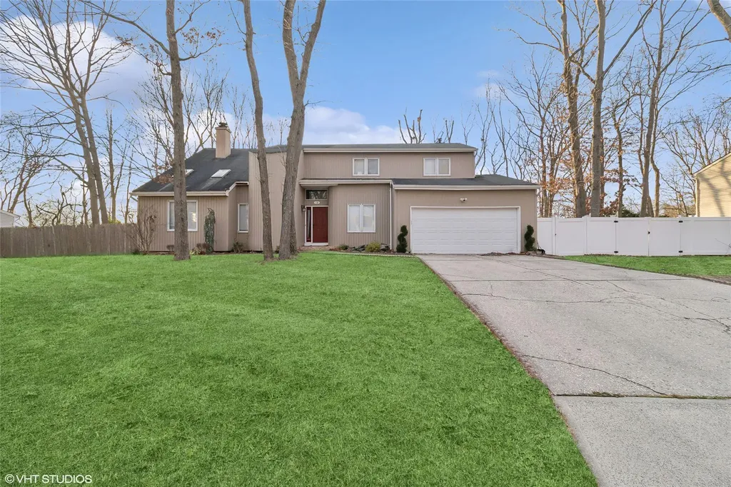 18 Sharon Drive Coram NY 11727