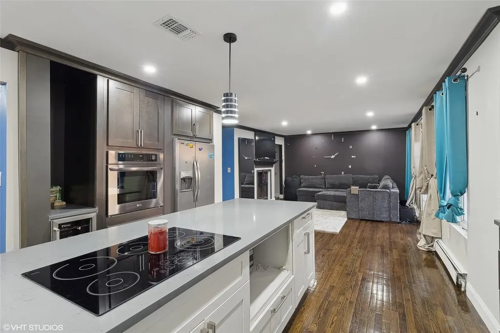18 Sharon Drive Coram NY 11727