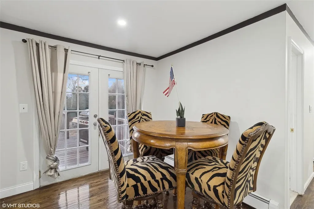 18 Sharon Drive Coram NY 11727