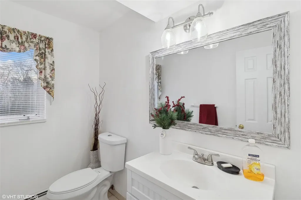 18 Sharon Drive Coram NY 11727