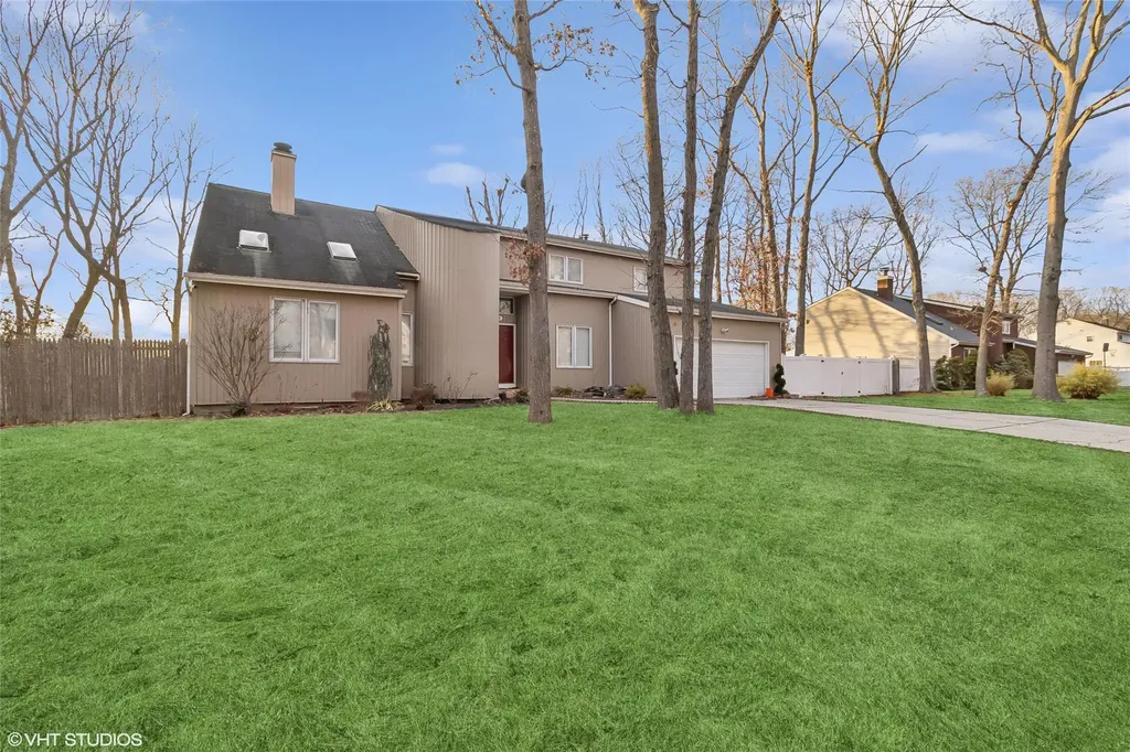 18 Sharon Drive Coram NY 11727