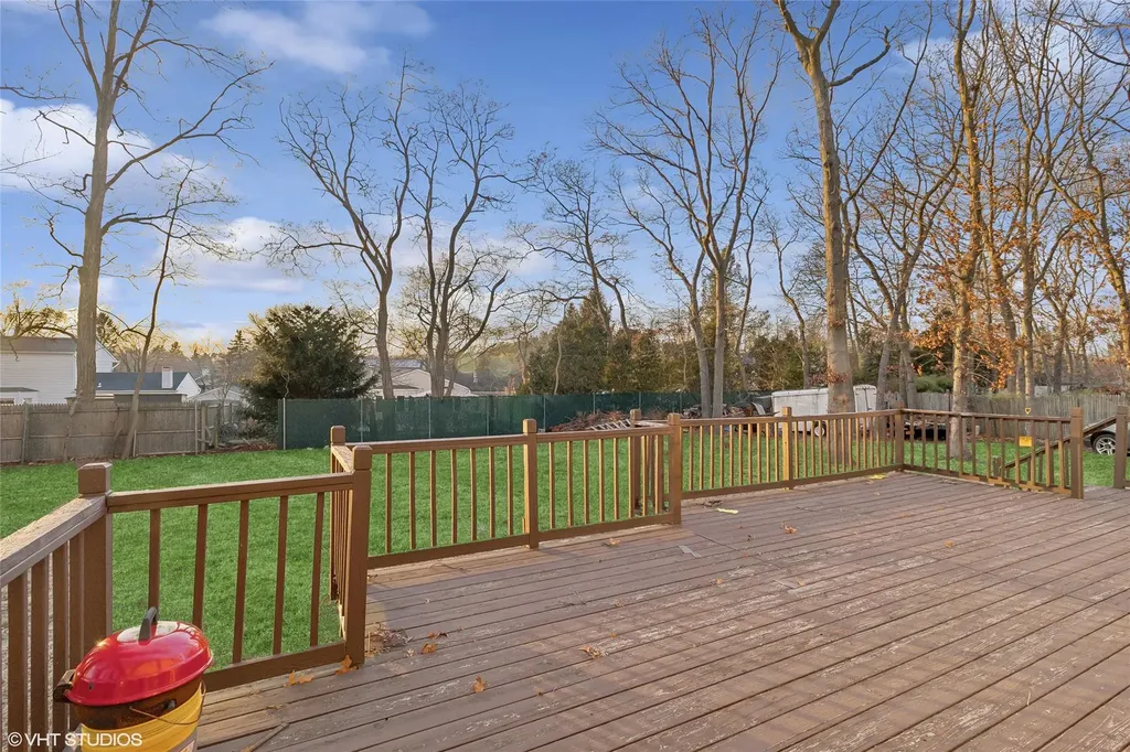 18 Sharon Drive Coram NY 11727