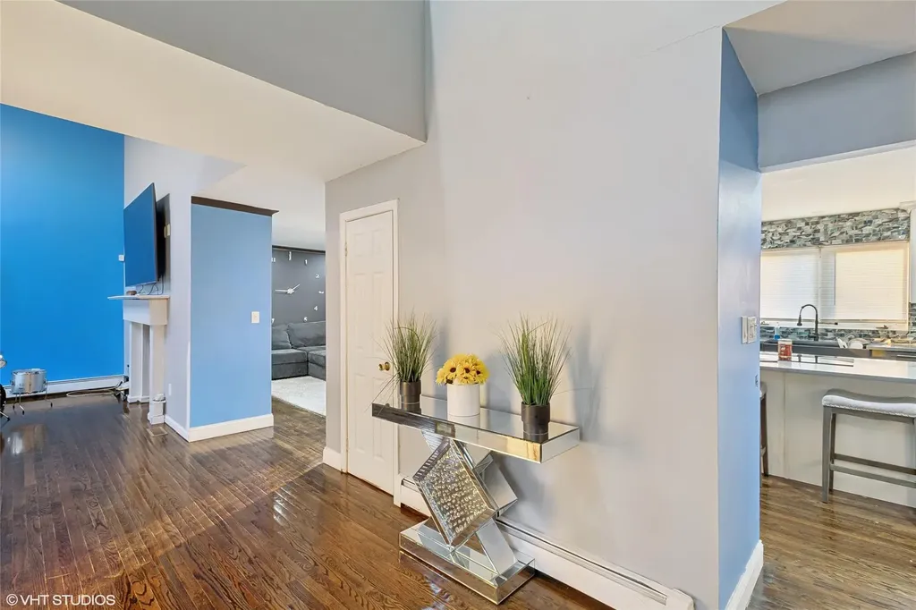 18 Sharon Drive Coram NY 11727