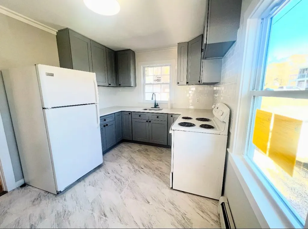 291 E Montauk Highway Hampton Bays NY 11946