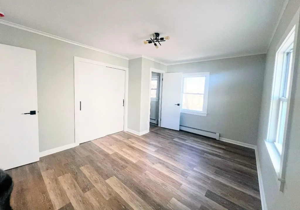 291 E Montauk Highway Hampton Bays NY 11946