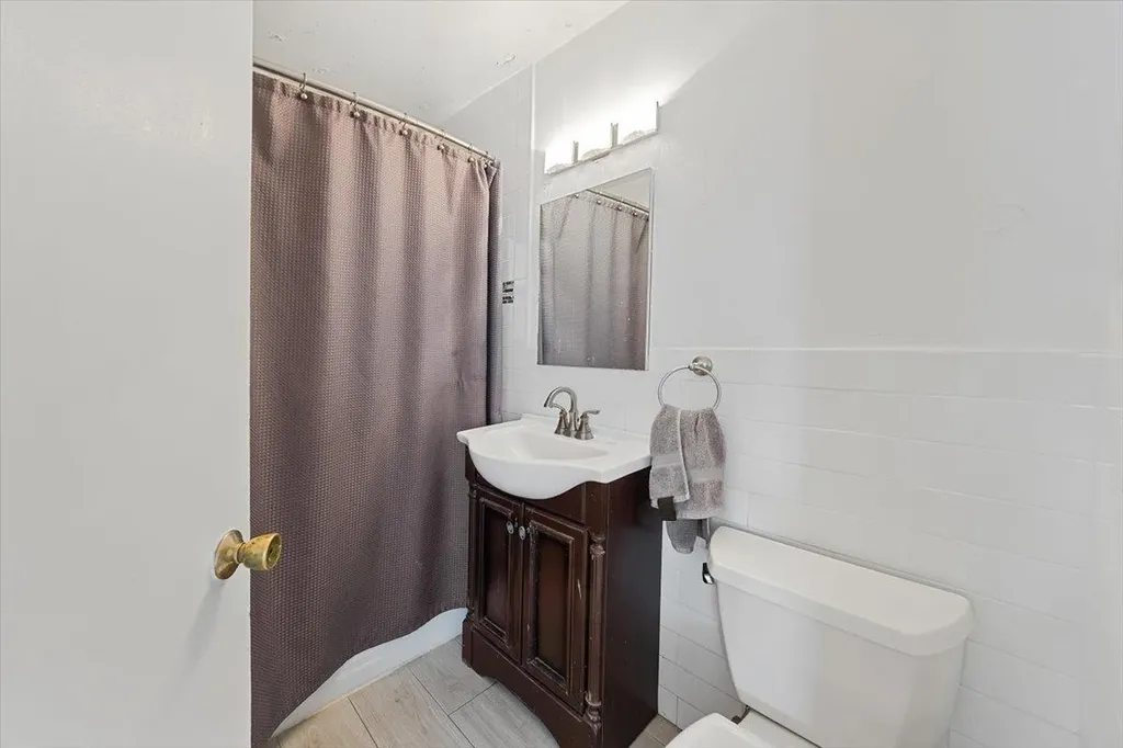 4063 Ely Avenue Bronx NY 10466