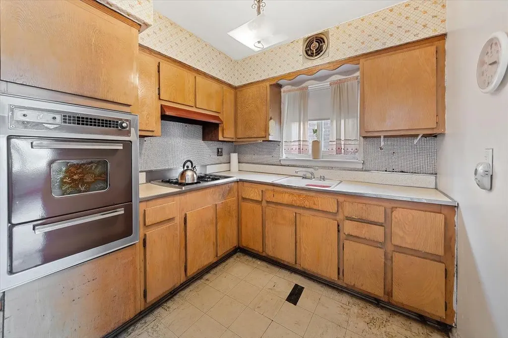 4063 Ely Avenue Bronx NY 10466