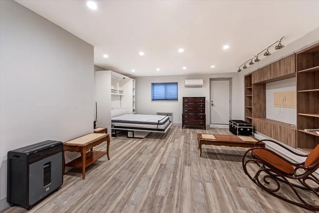 4063 Ely Avenue Bronx NY 10466