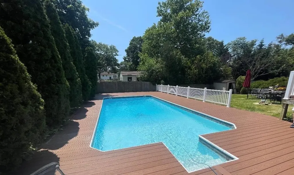16 Parnell Drive Smithtown NY 11787