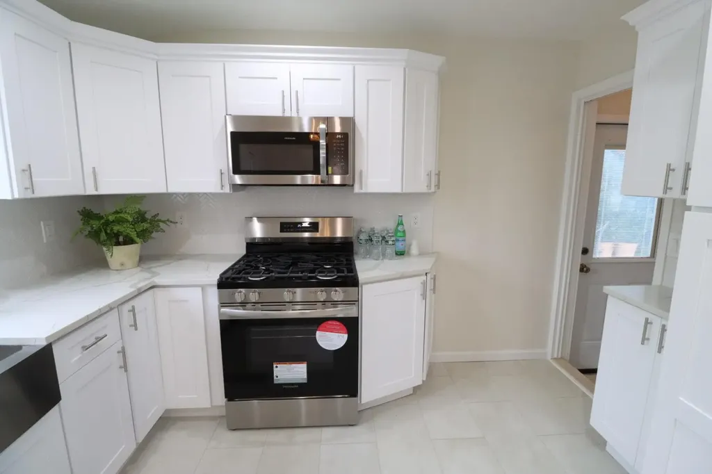 16 Parnell Drive Smithtown NY 11787