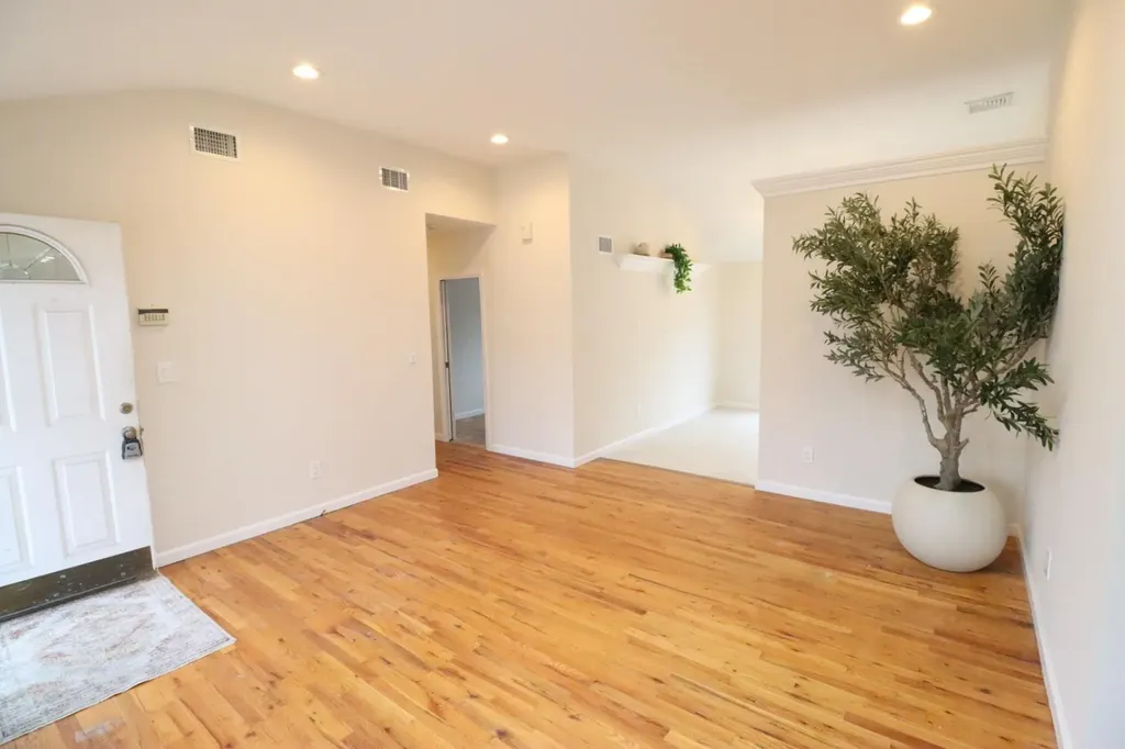 16 Parnell Drive Smithtown NY 11787