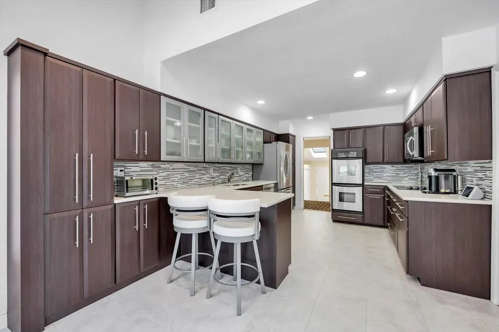 97 Cedar Drive Great Neck NY 11021