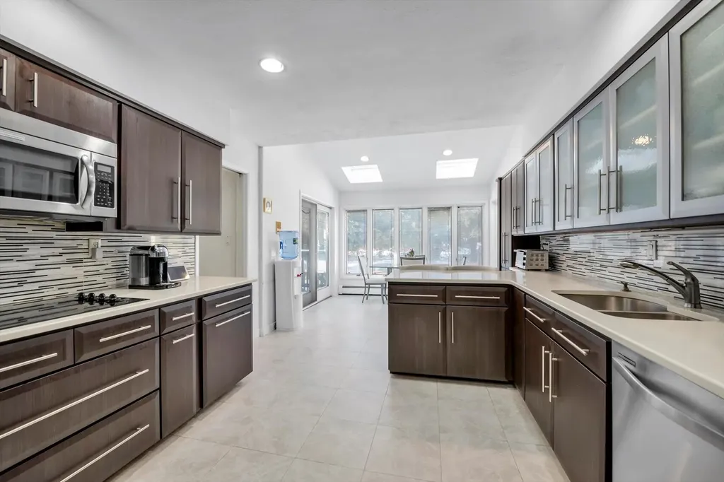 97 Cedar Drive Great Neck NY 11021