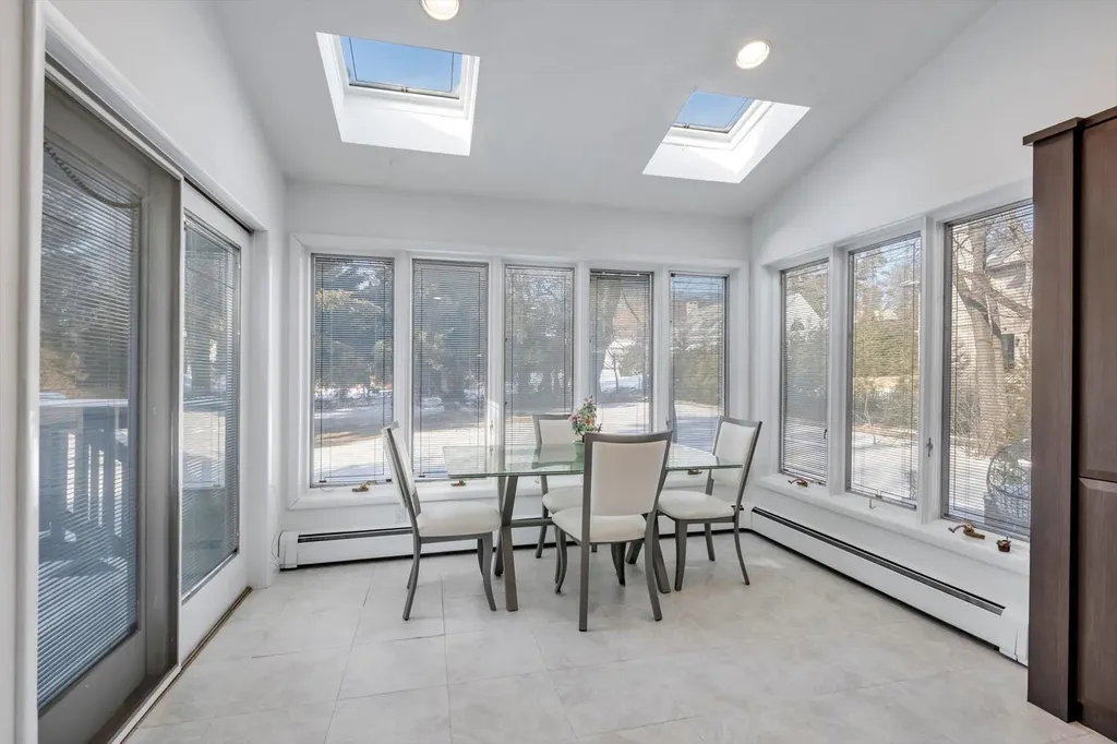 97 Cedar Drive Great Neck NY 11021