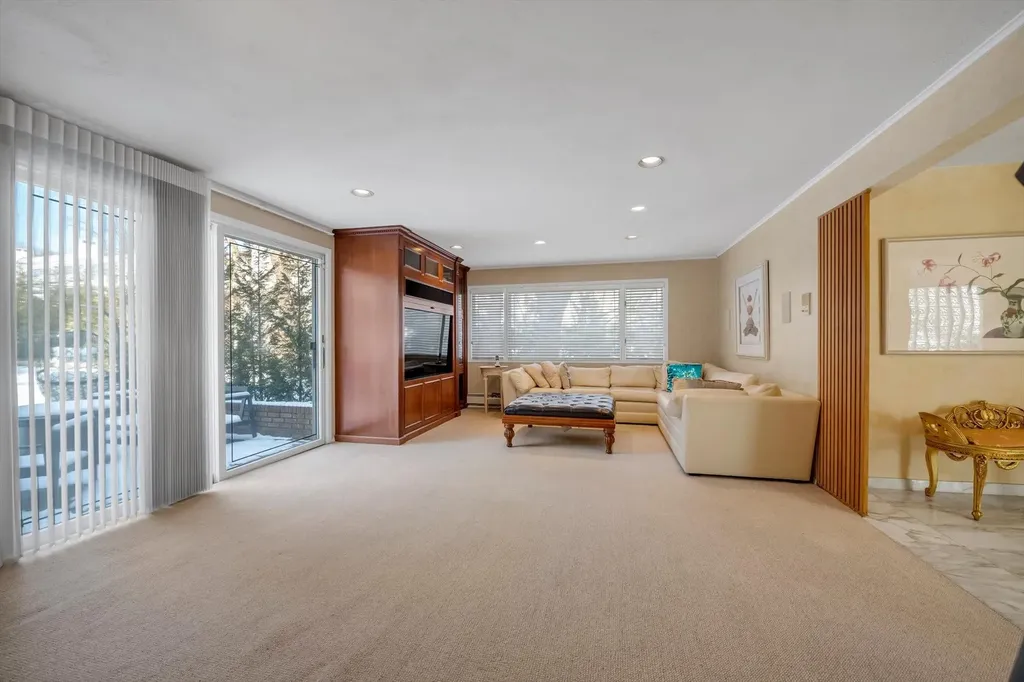 97 Cedar Drive Great Neck NY 11021