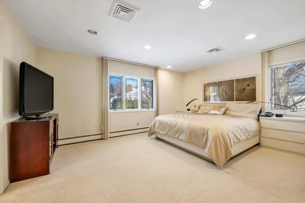 97 Cedar Drive Great Neck NY 11021