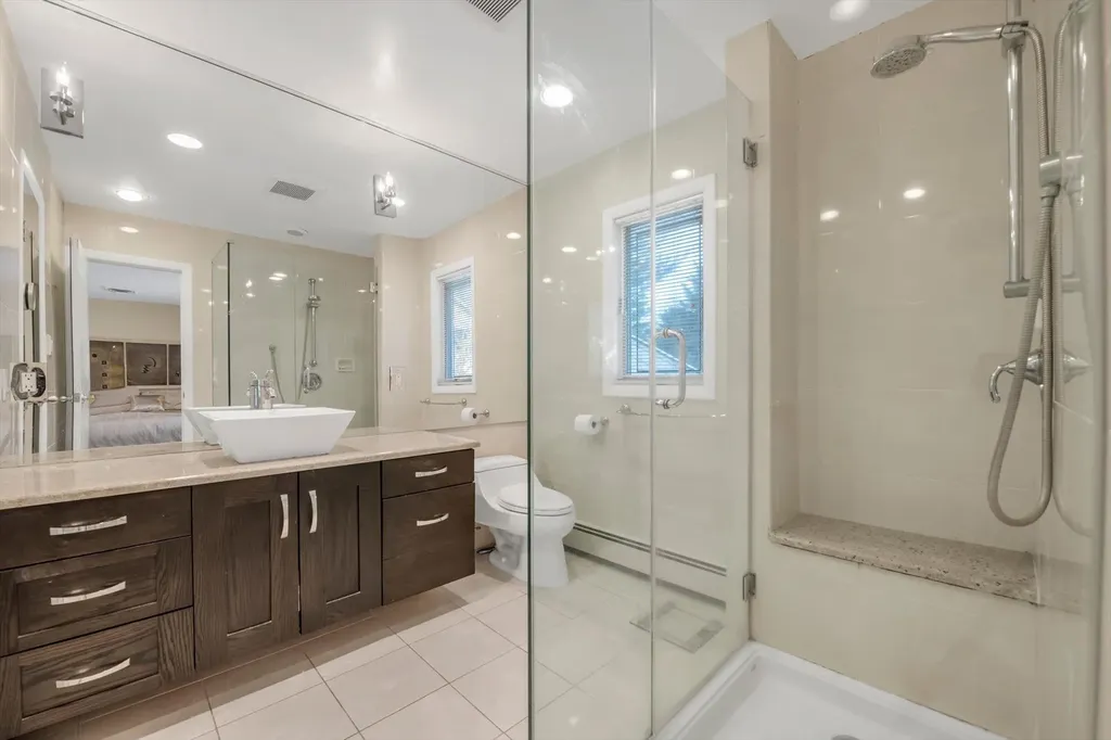 97 Cedar Drive Great Neck NY 11021