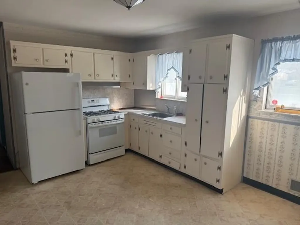 6 Stirrup Lane Centereach NY 11720