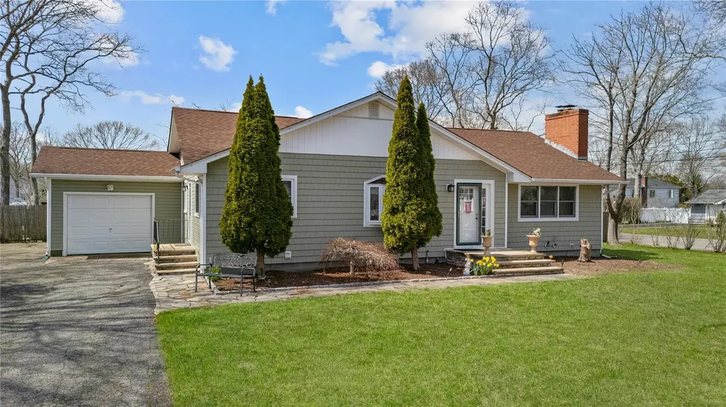 60 Alder Lane Shirley NY 11967