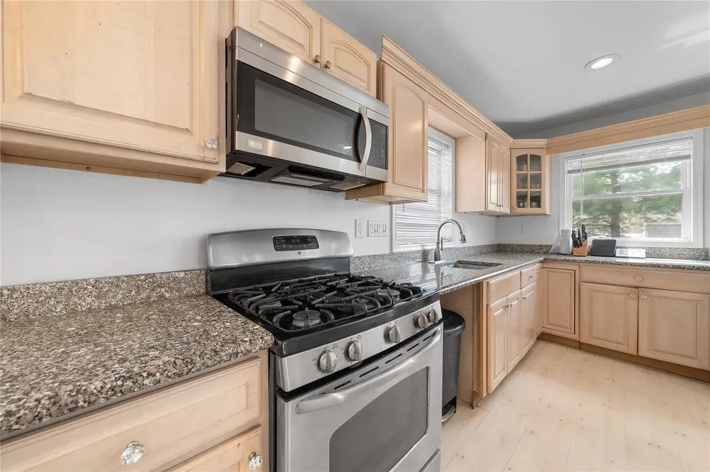 60 Alder Lane Shirley NY 11967
