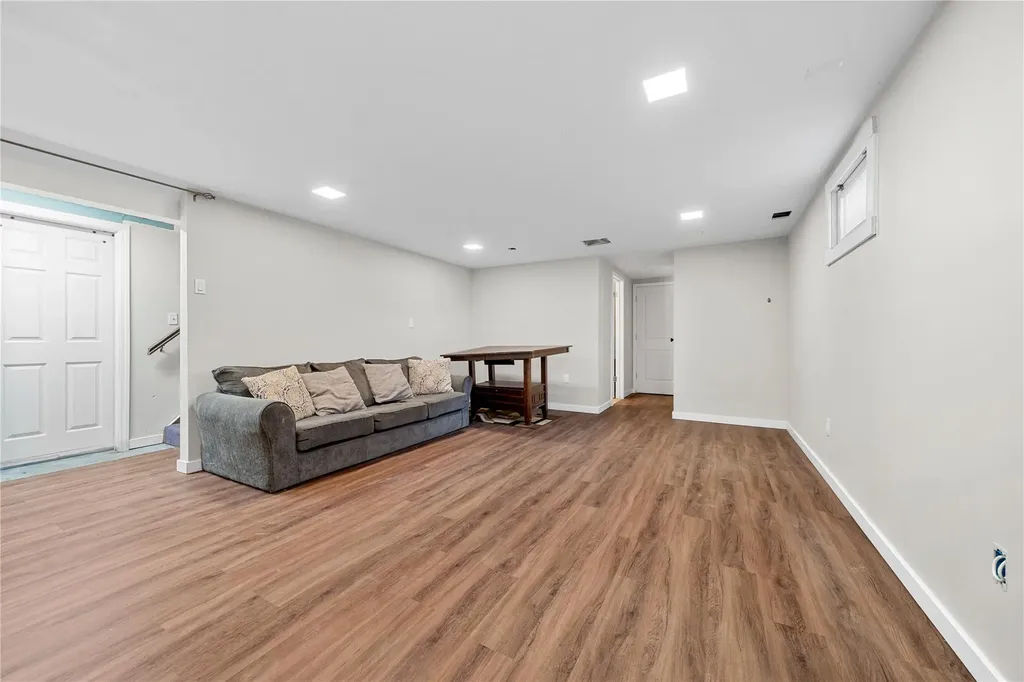 60 Alder Lane Shirley NY 11967