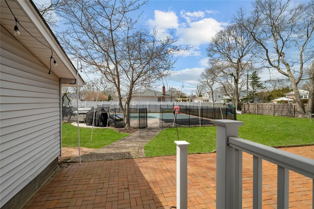 60 Alder Lane Shirley NY 11967