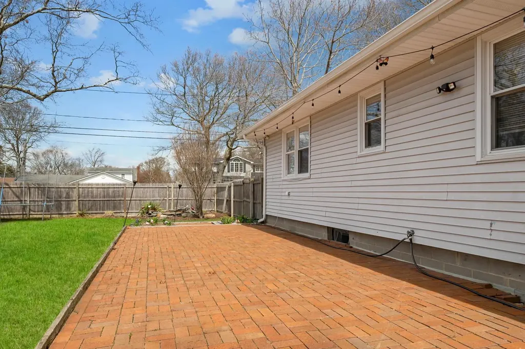 60 Alder Lane Shirley NY 11967