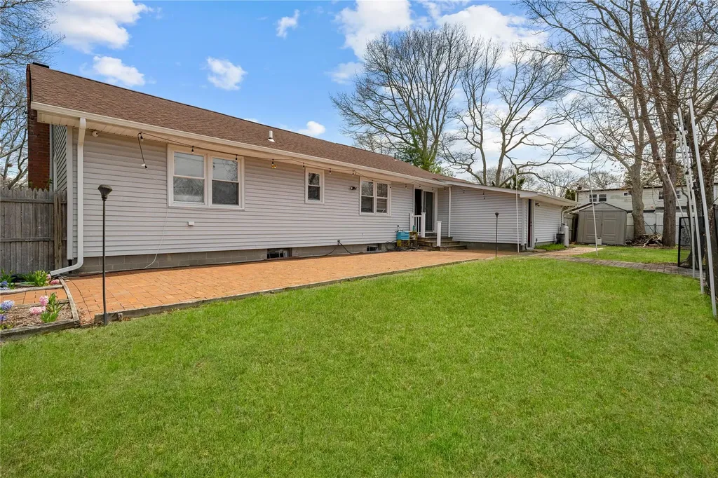 60 Alder Lane Shirley NY 11967