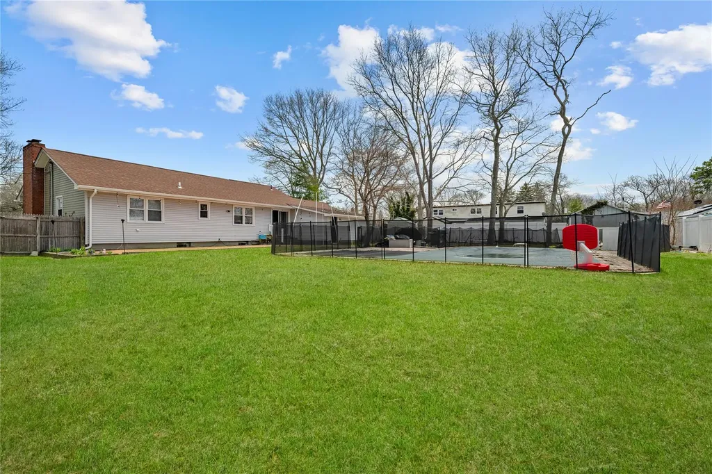 60 Alder Lane Shirley NY 11967