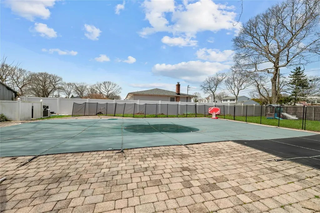 60 Alder Lane Shirley NY 11967