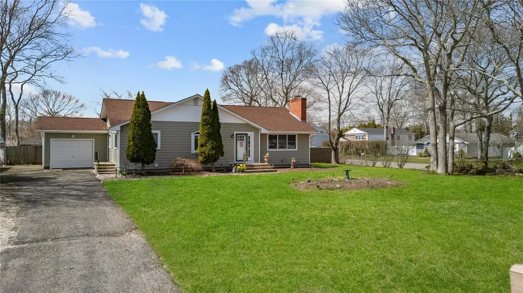 60 Alder Lane Shirley NY 11967