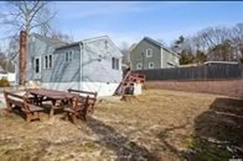 6 Violet Road Rocky Point NY 11778