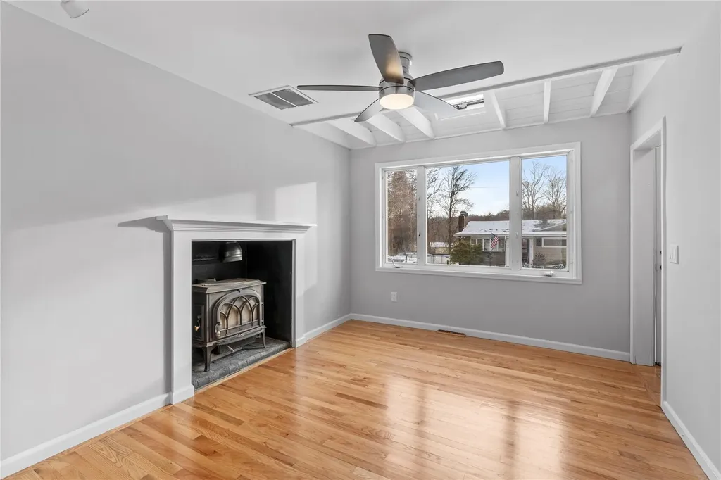 69 Empire Drive Patterson NY 12563