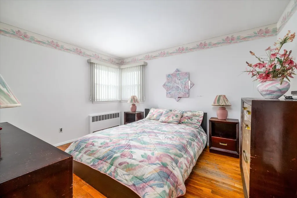 34 Waterview Place Lynbrook NY 11563