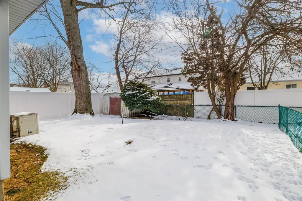 34 Waterview Place Lynbrook NY 11563