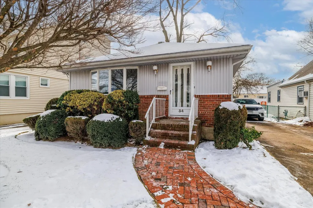 34 Waterview Place Lynbrook NY 11563