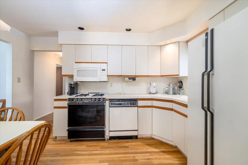 34 Waterview Place Lynbrook NY 11563