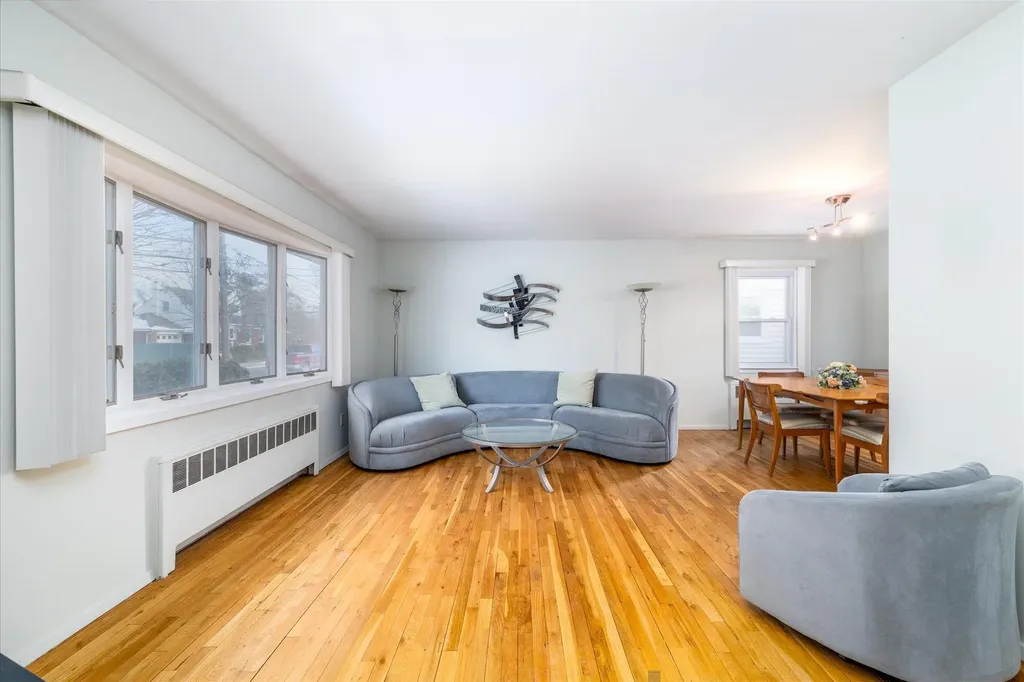34 Waterview Place Lynbrook NY 11563