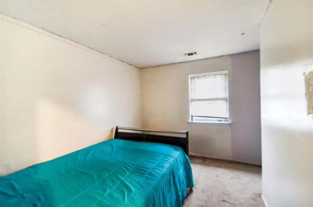 33 Beech Street Central Islip NY 11722
