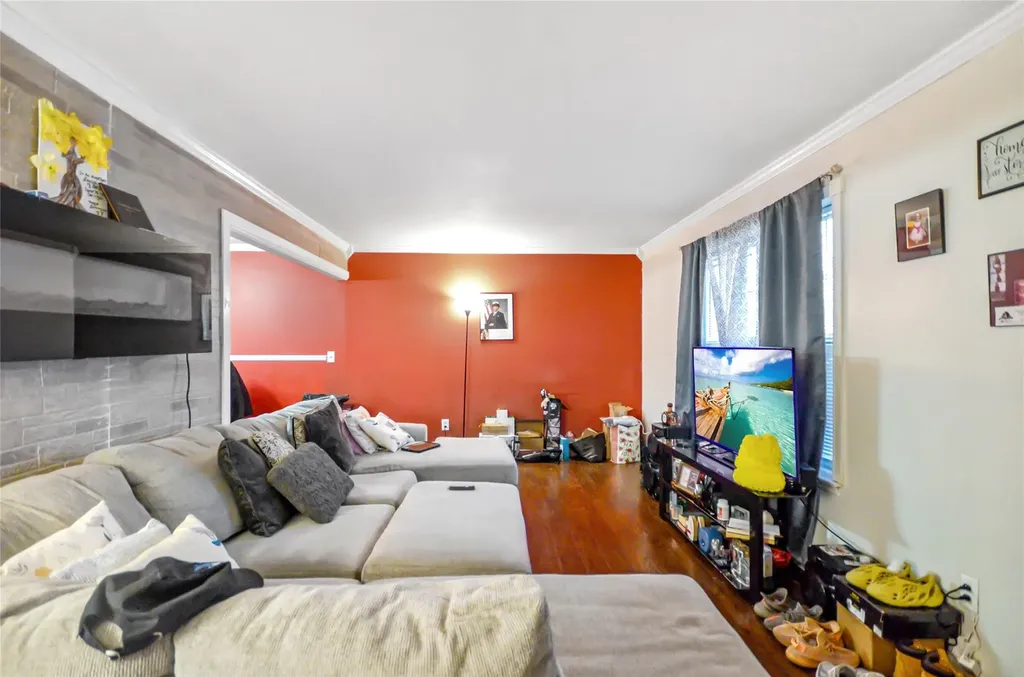 33 Beech Street Central Islip NY 11722