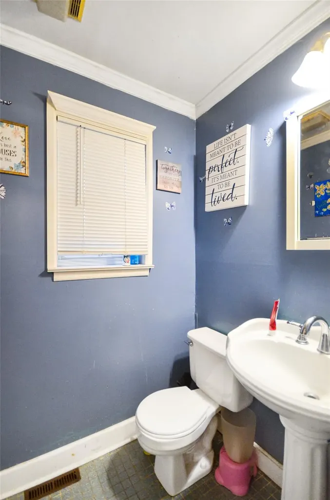 33 Beech Street Central Islip NY 11722
