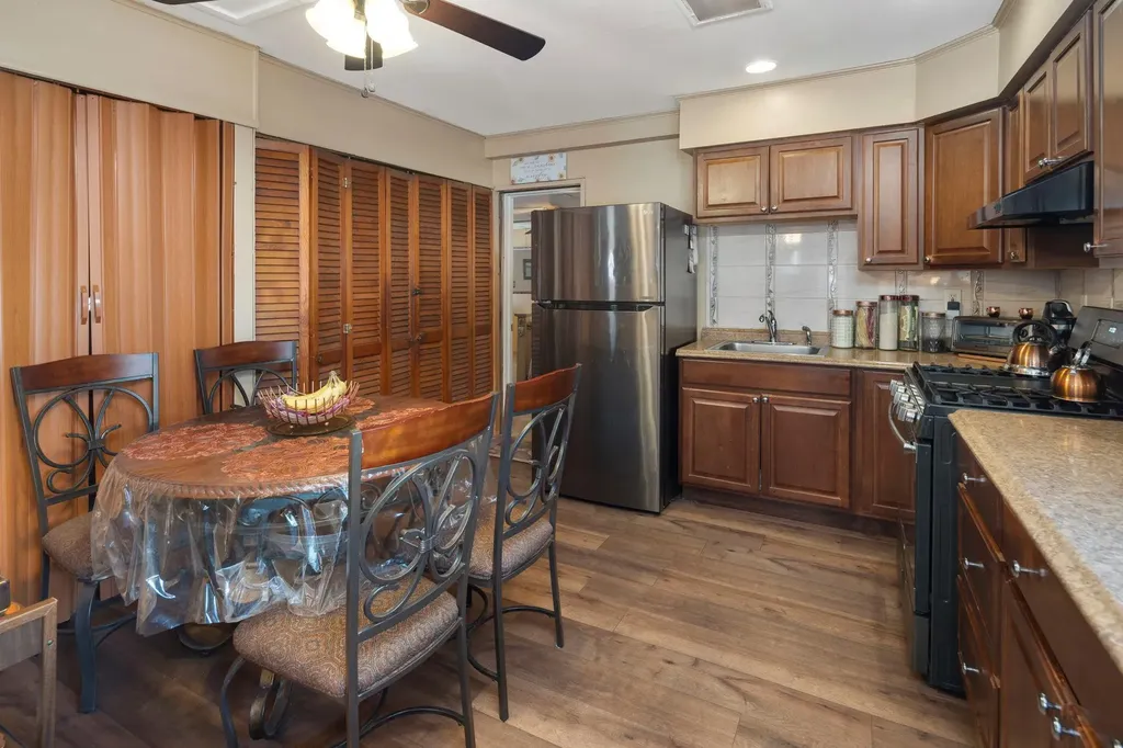 5 Peter Cooper Drive Poughkeepsie NY 12601