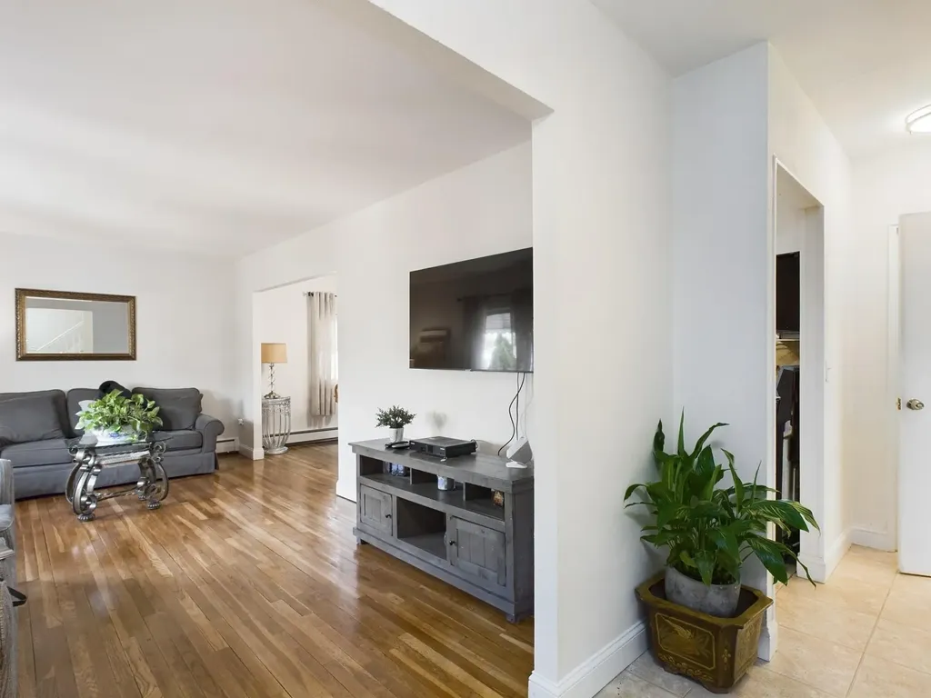 2868 Dewey Avenue Bronx NY 10465