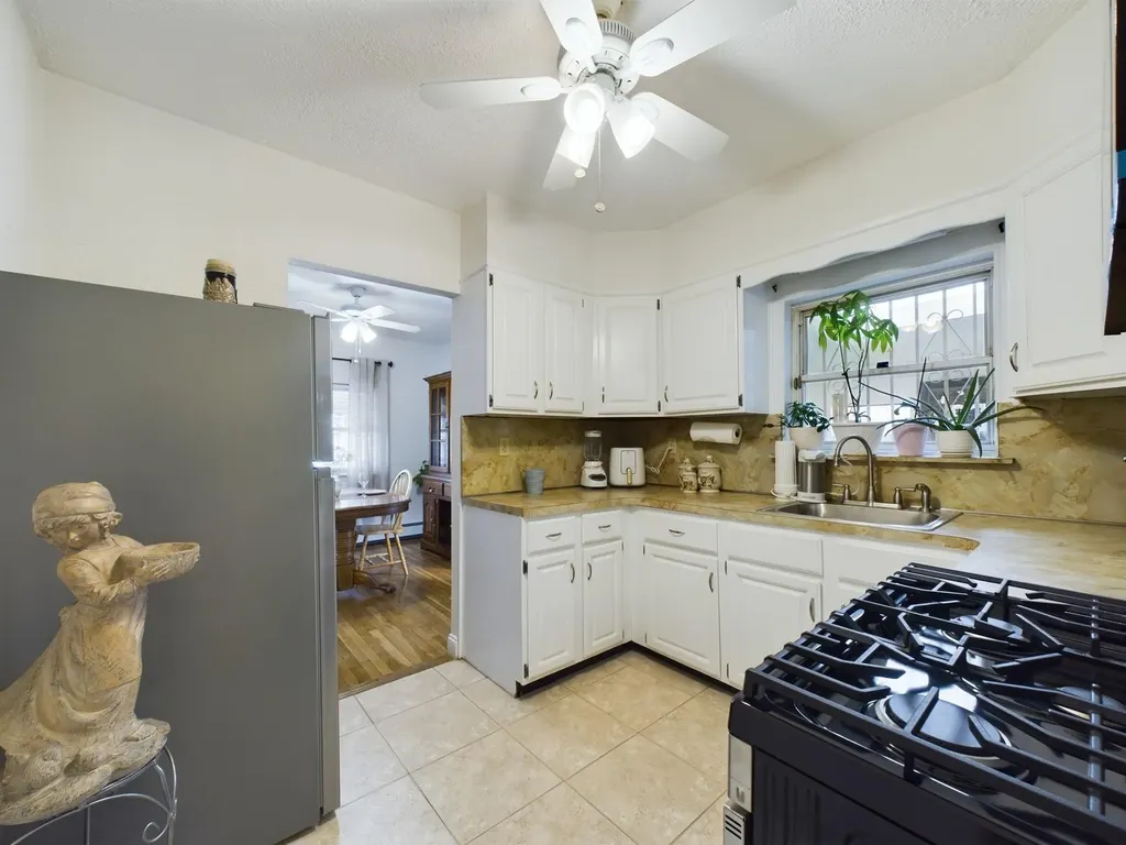2868 Dewey Avenue Bronx NY 10465