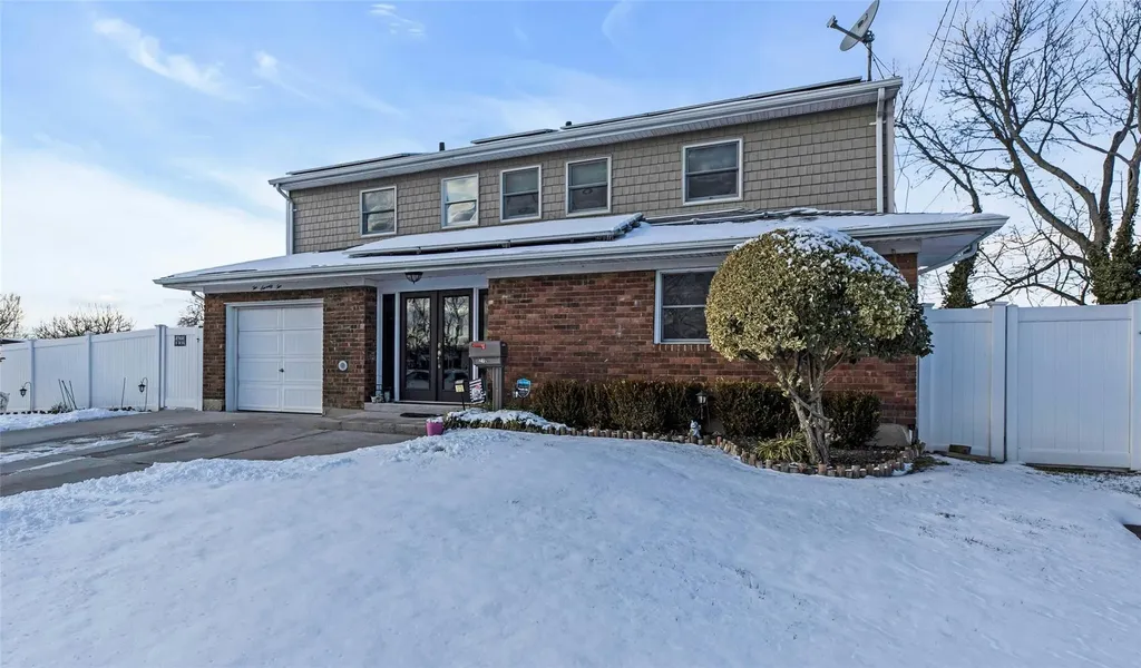 272 Bayside Avenue Oceanside NY 11572