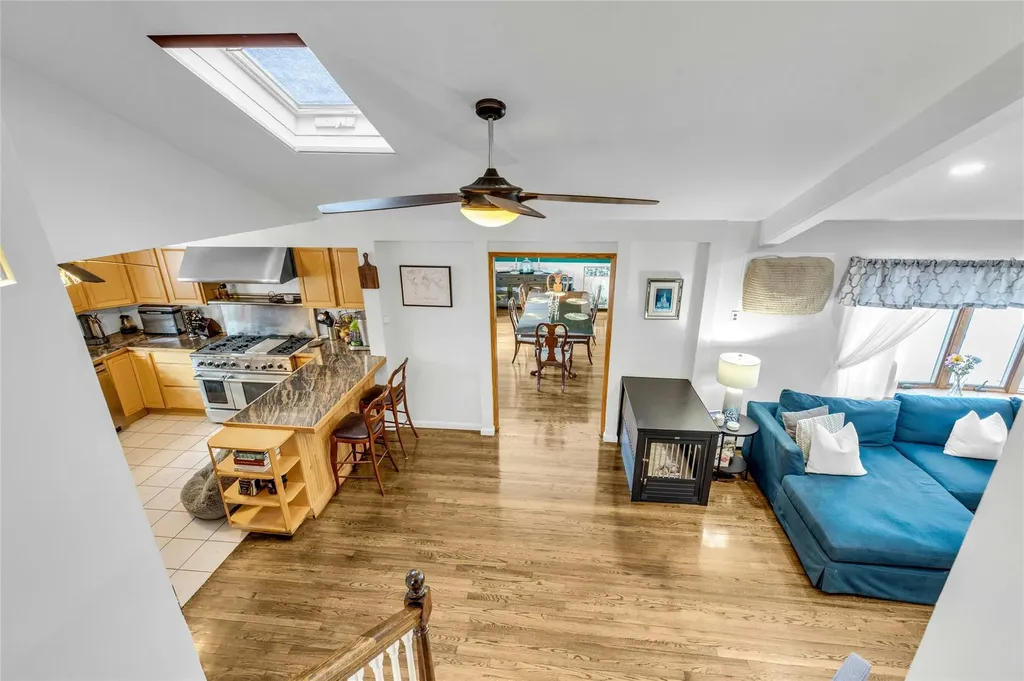 272 Bayside Avenue Oceanside NY 11572